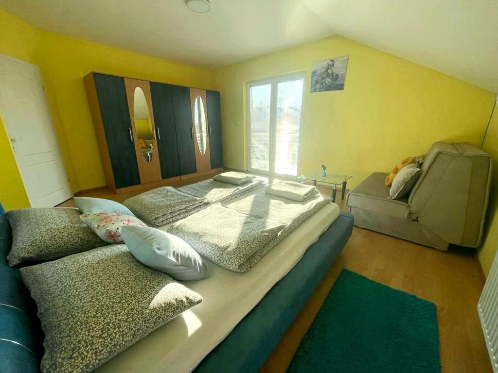 Villa 2 Etagen Mit Grossen Garten Modrica Buitenkant foto