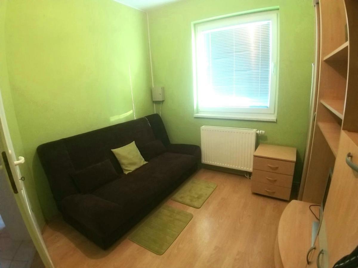 Villa 2 Etagen Mit Grossen Garten Modrica Buitenkant foto